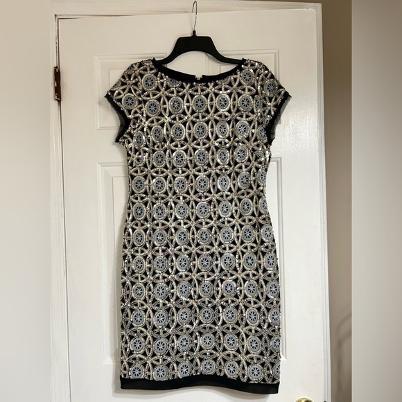 Vince Camuto Dresses & Skirts - Vince Camuto sequined geometric pattern dress size 10